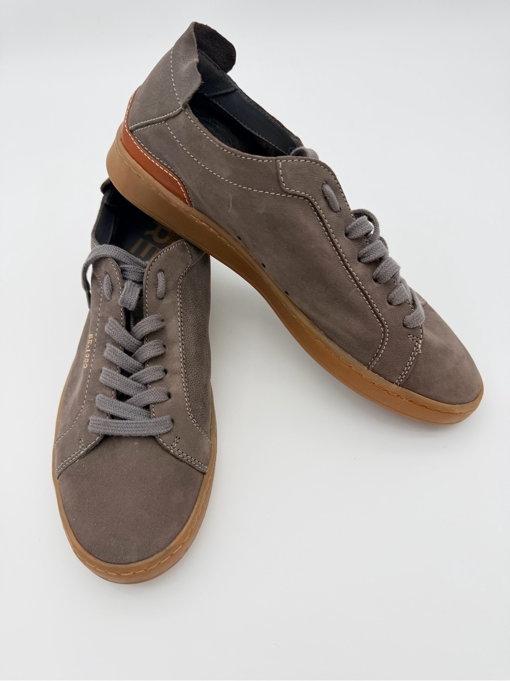 Sam Edelman Gray Suede Casual Sneakers - Taupe with Gum Sole Size 8 SE-1980